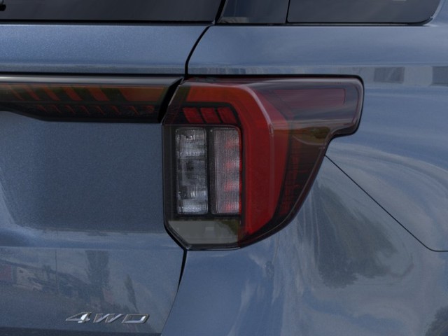 Ford Explorer Vehicle Full-screen Gallery Image 21