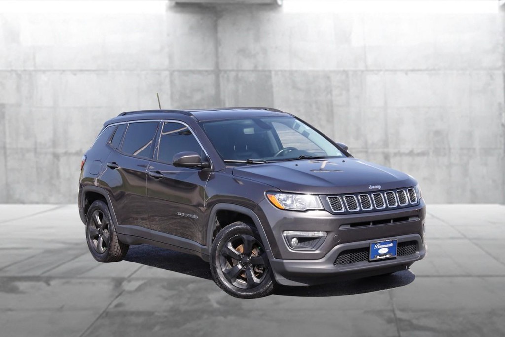 Jeep Compass Vehicle Image 02
