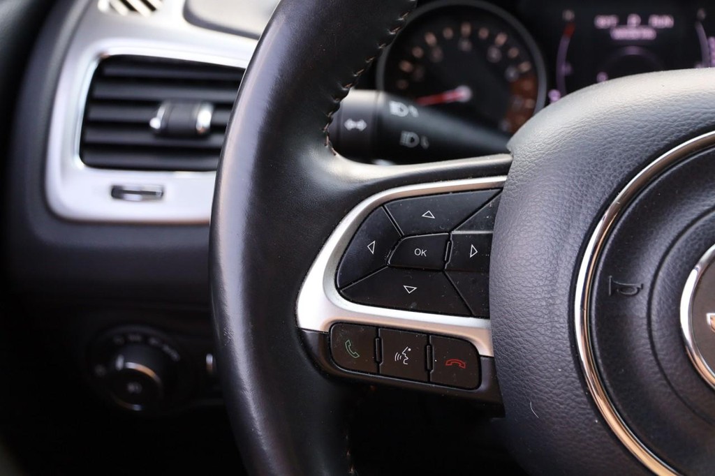 Jeep Compass Vehicle Image 11