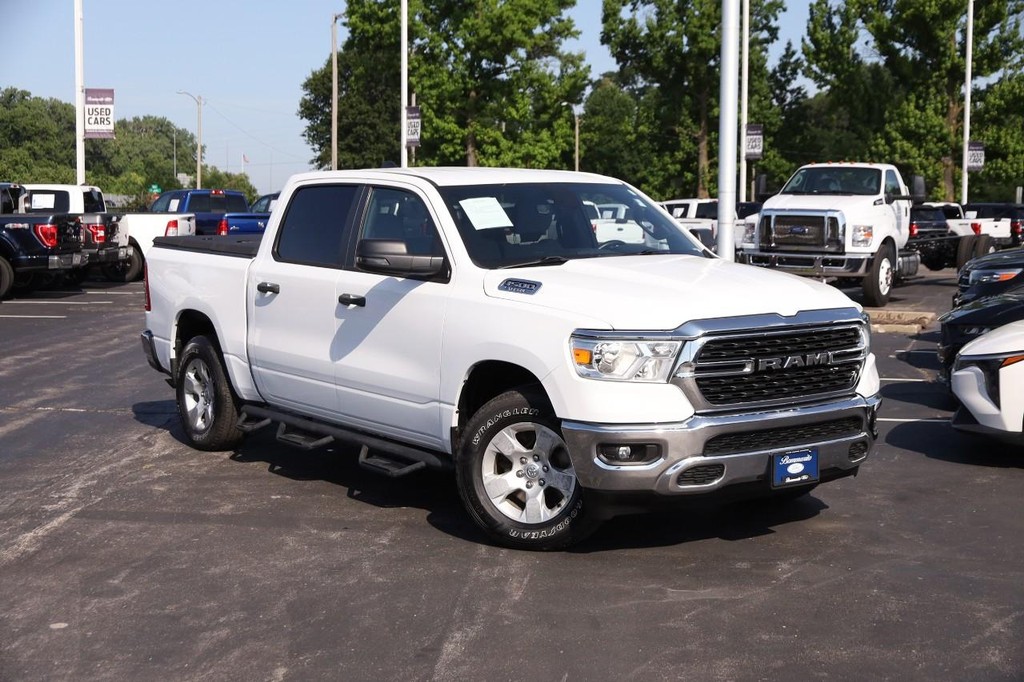 Ram 1500 Vehicle Full-screen Gallery Image 2