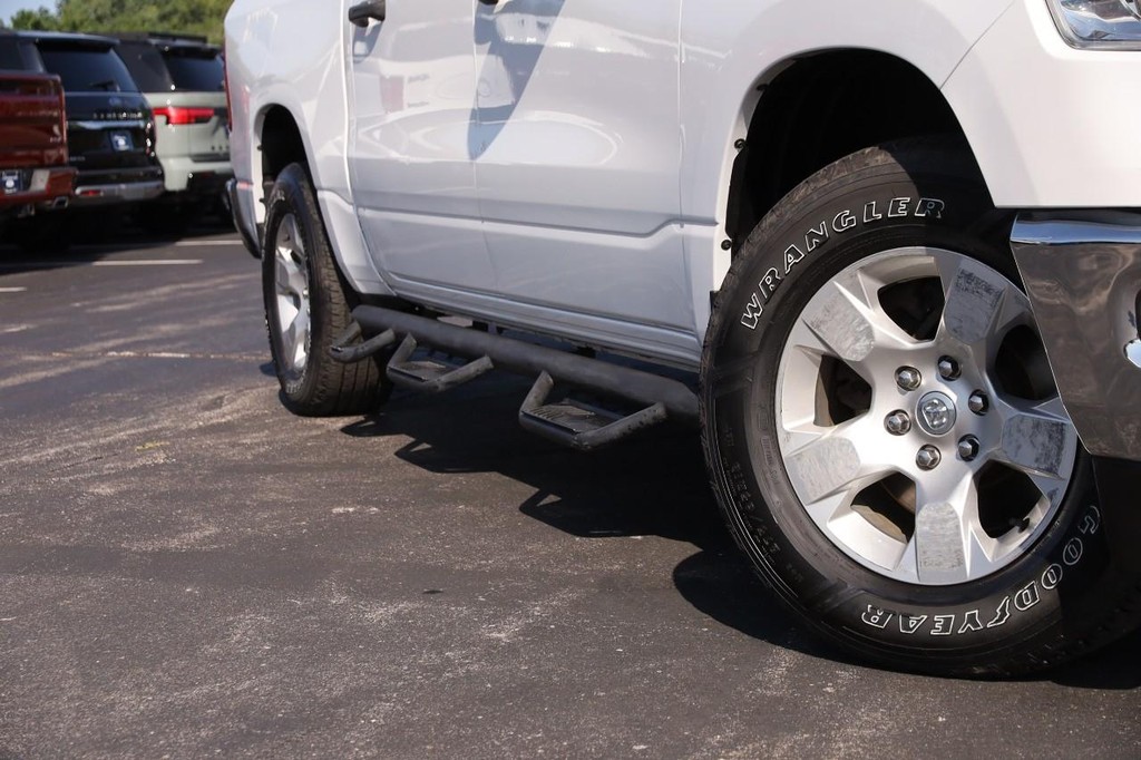 Ram 1500 Vehicle Full-screen Gallery Image 3