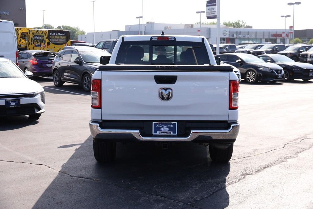 Ram 1500 Vehicle Full-screen Gallery Image 6