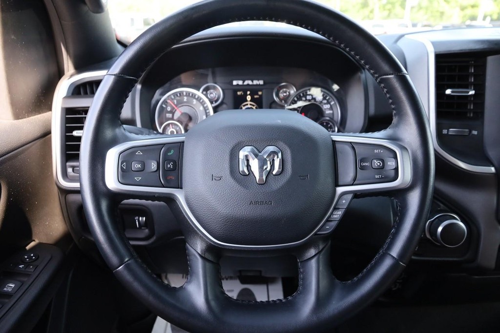 Ram 1500 Vehicle Full-screen Gallery Image 10