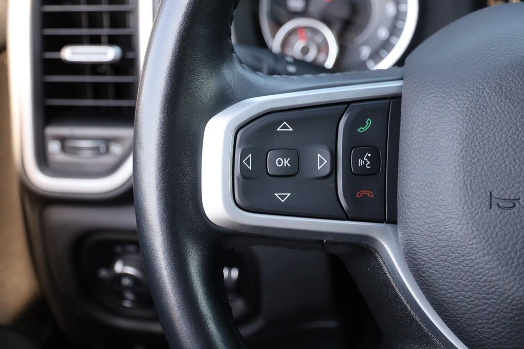 Ram 1500 Vehicle Full-screen Gallery Image 11