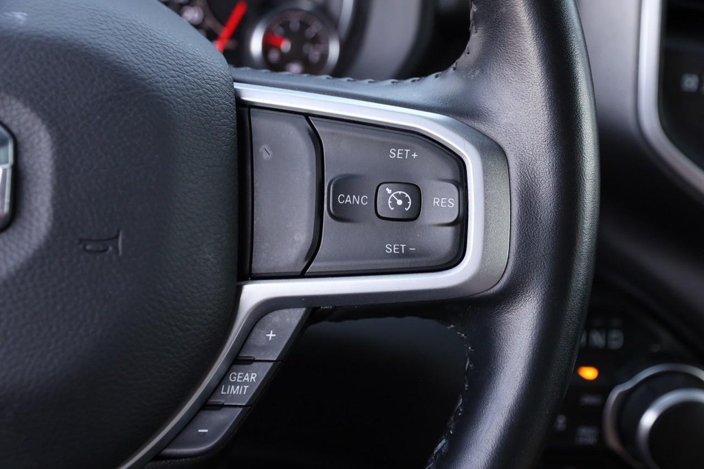 Ram 1500 Vehicle Full-screen Gallery Image 12