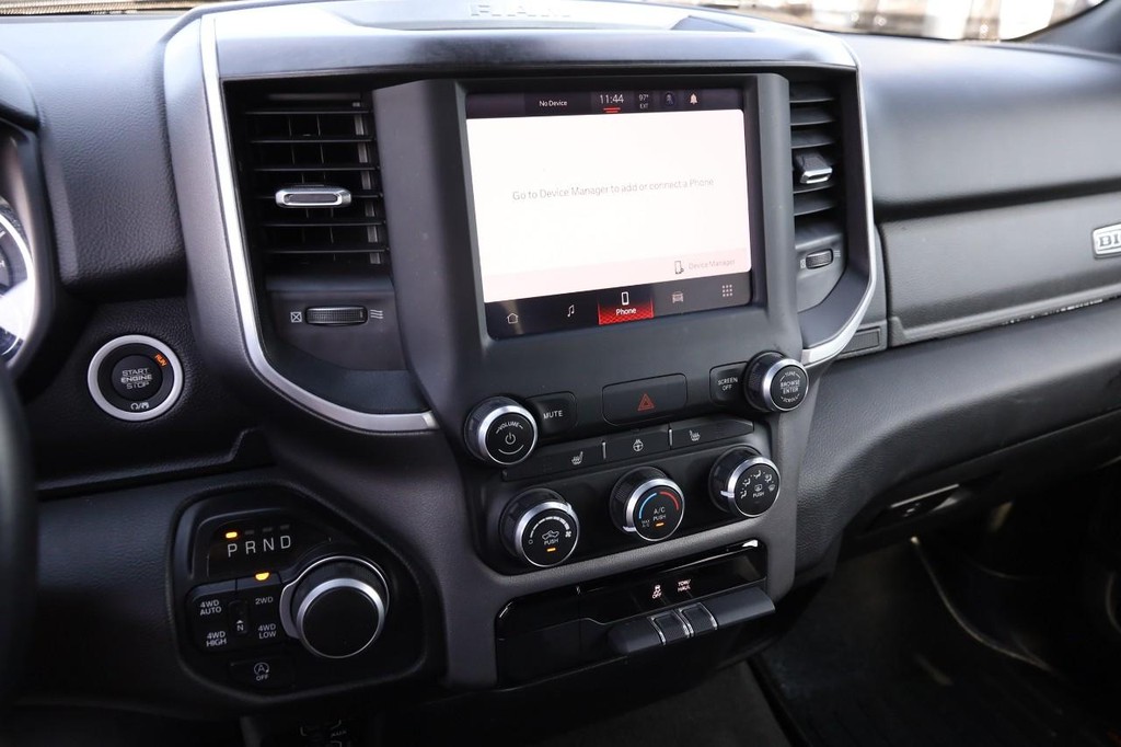 Ram 1500 Vehicle Full-screen Gallery Image 16
