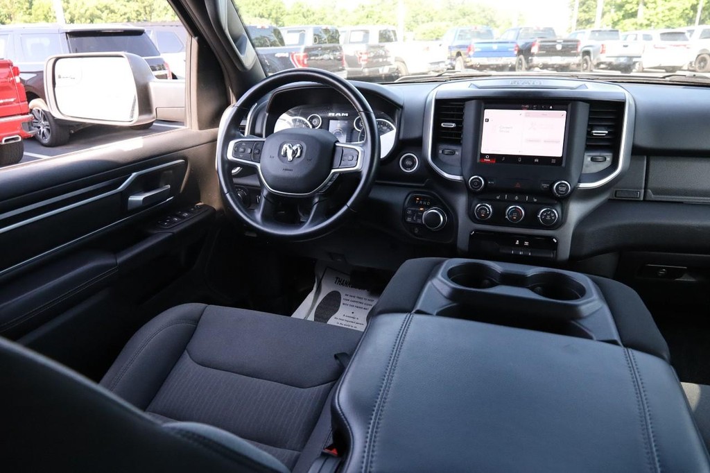 Ram 1500 Vehicle Full-screen Gallery Image 23