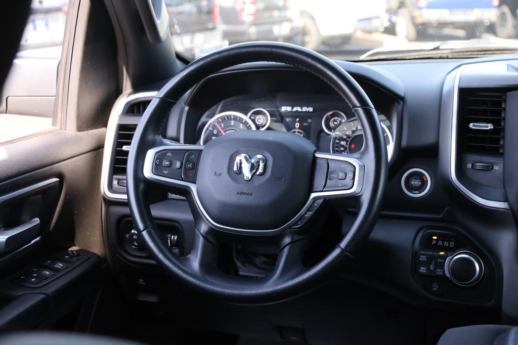 Ram 1500 Vehicle Full-screen Gallery Image 24