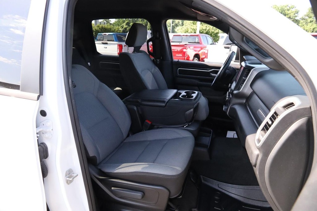 Ram 1500 Vehicle Full-screen Gallery Image 27