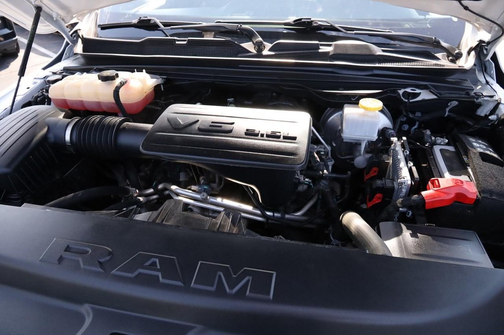 Ram 1500 Vehicle Full-screen Gallery Image 28