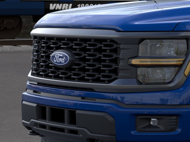 Ford F-150 Vehicle Full-screen Gallery Image 17