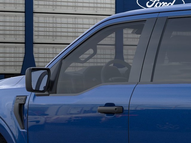 Ford F-150 Vehicle Full-screen Gallery Image 20