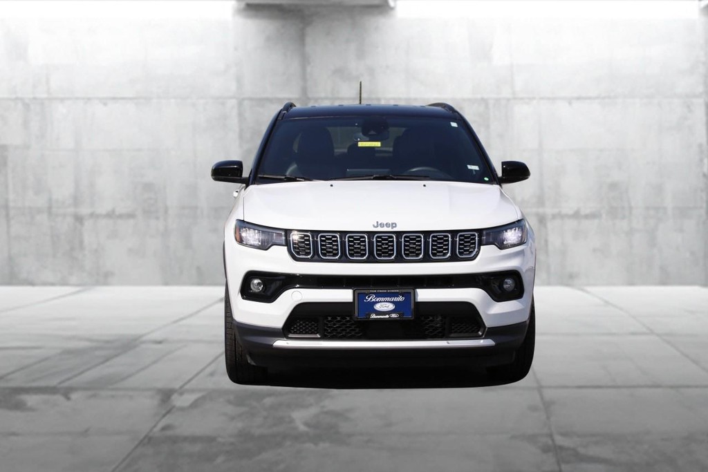 Jeep Compass Vehicle Image 04