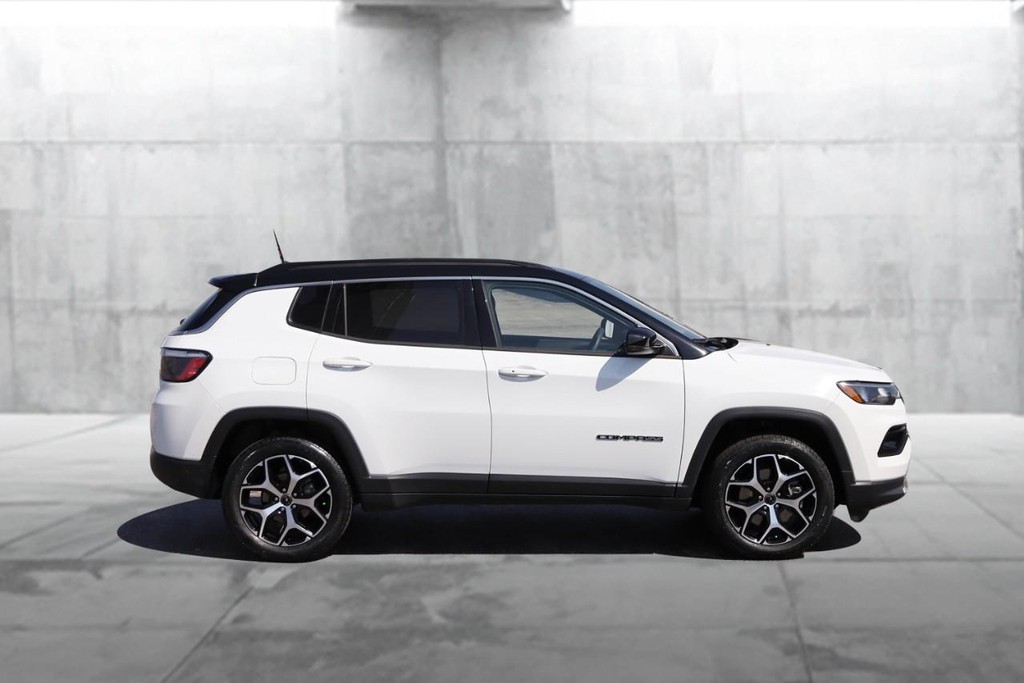 Jeep Compass Vehicle Image 05