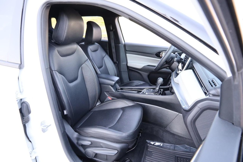 Jeep Compass Vehicle Image 25