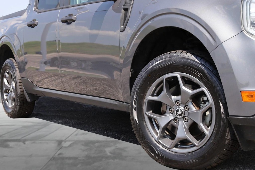 Ford Maverick Vehicle Image 03