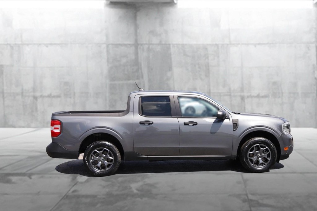 Ford Maverick Vehicle Image 04