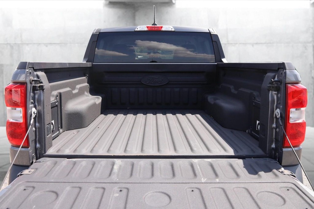 Ford Maverick Vehicle Image 07
