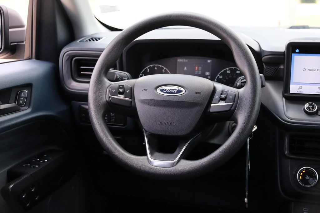 Ford Maverick Vehicle Image 21