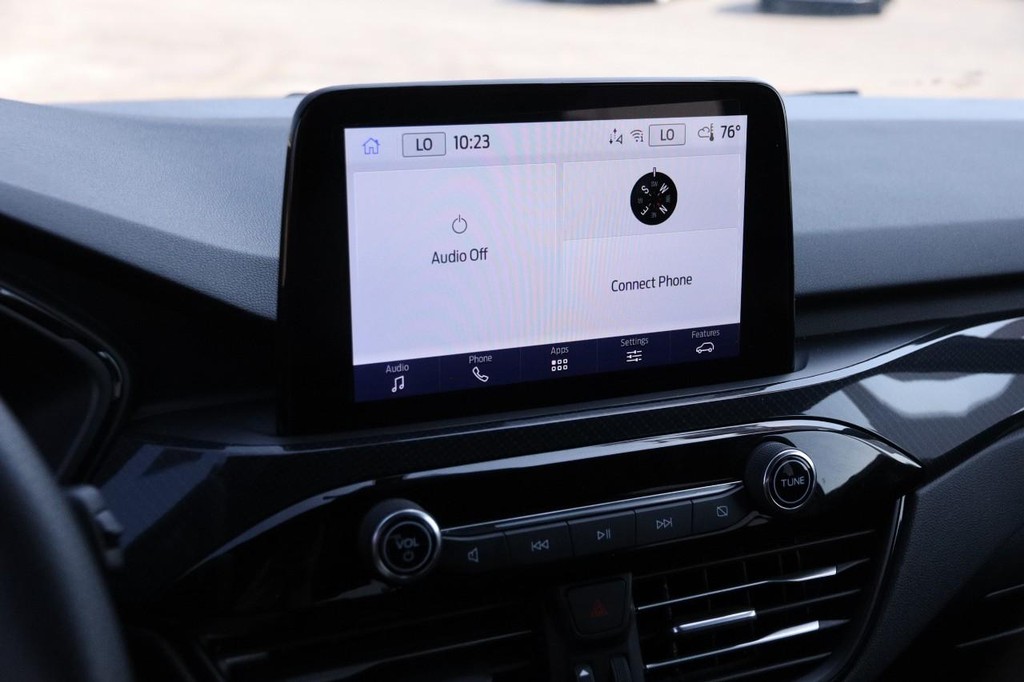Ford Escape Vehicle Full-screen Gallery Image 16