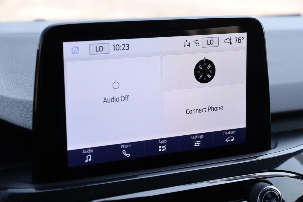 Ford Escape Vehicle Full-screen Gallery Image 17