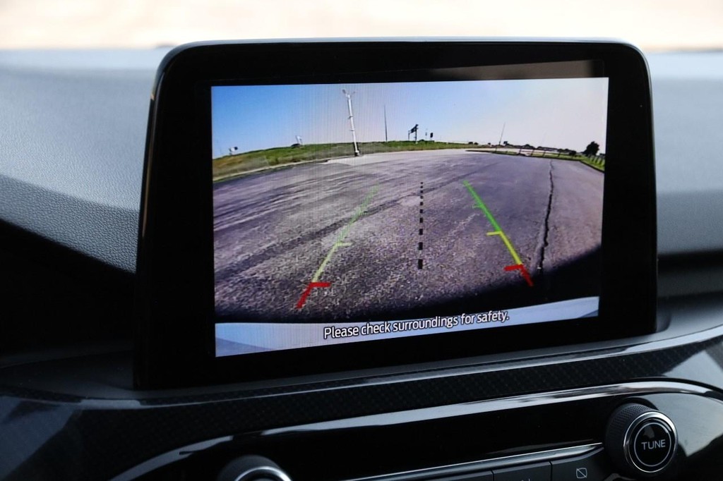 Ford Escape Vehicle Full-screen Gallery Image 18