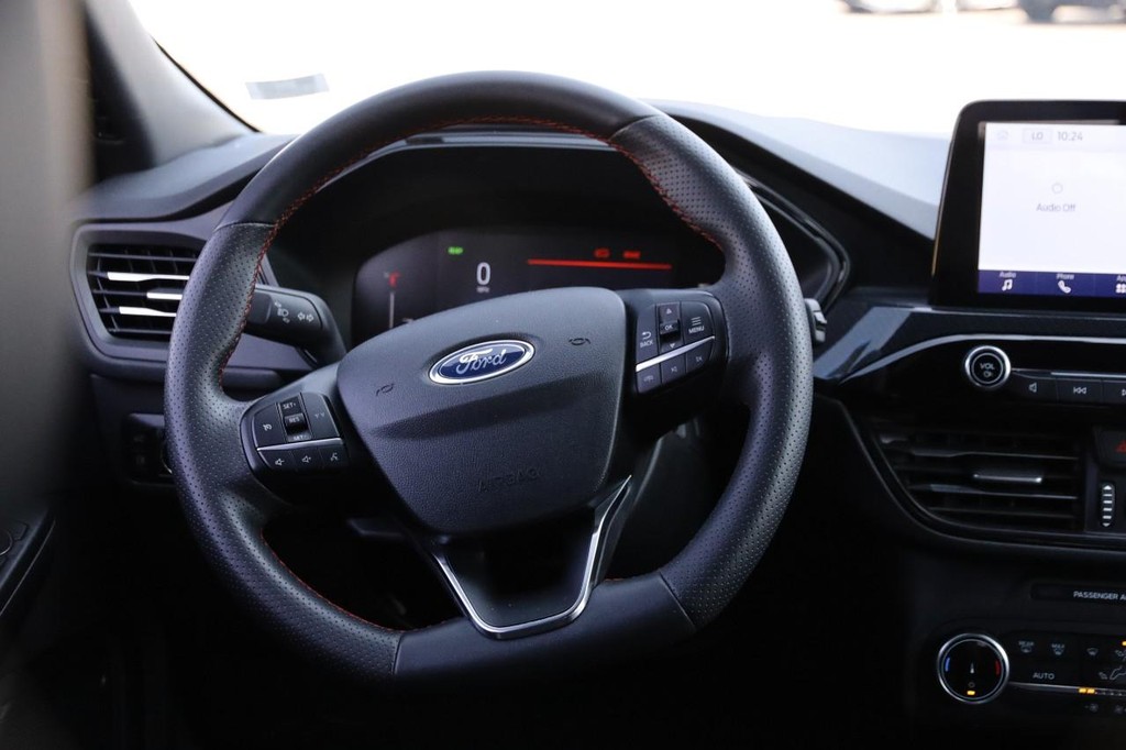 Ford Escape Vehicle Full-screen Gallery Image 24
