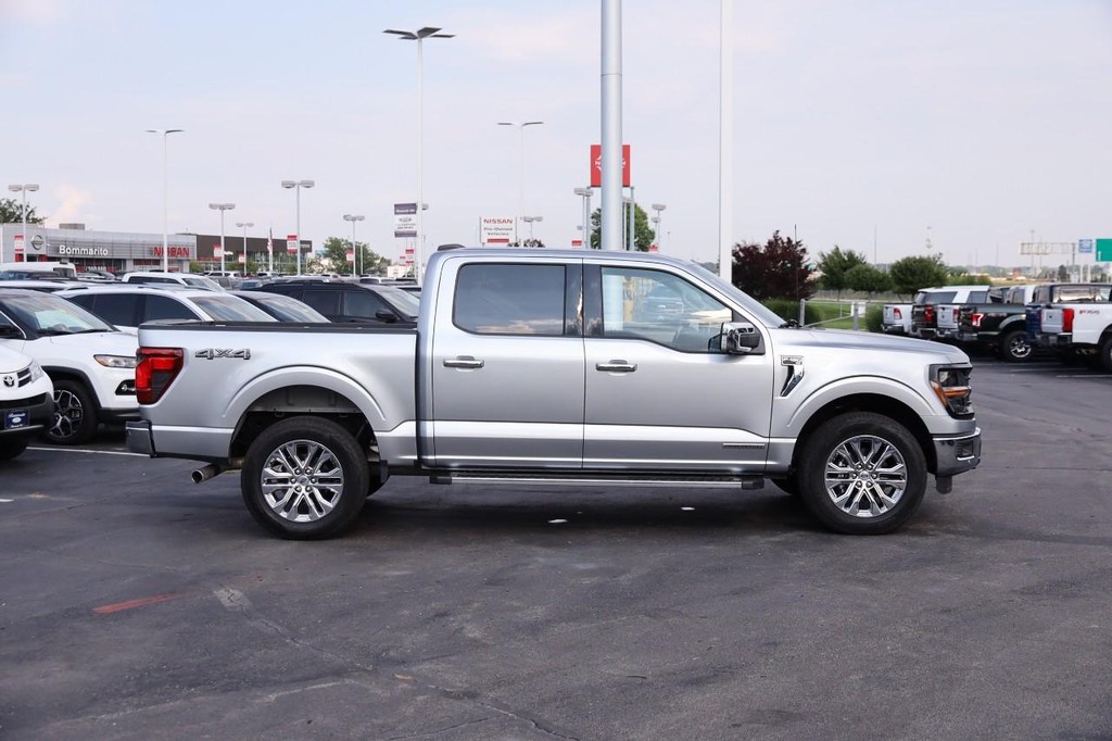 Ford F-150 Vehicle Full-screen Gallery Image 5