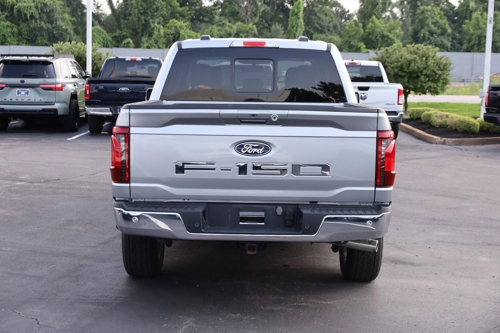 Ford F-150 Vehicle Full-screen Gallery Image 6