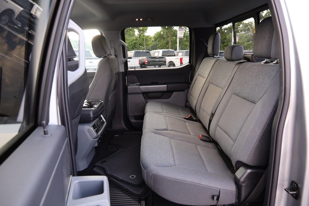 Ford F-150 Vehicle Full-screen Gallery Image 9