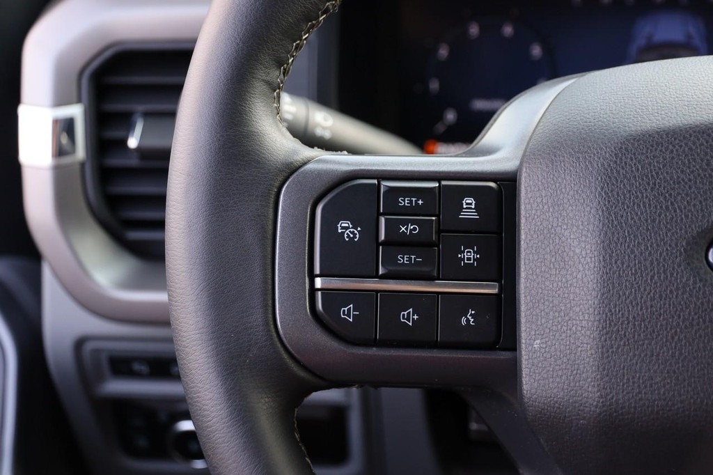 Ford F-150 Vehicle Full-screen Gallery Image 11