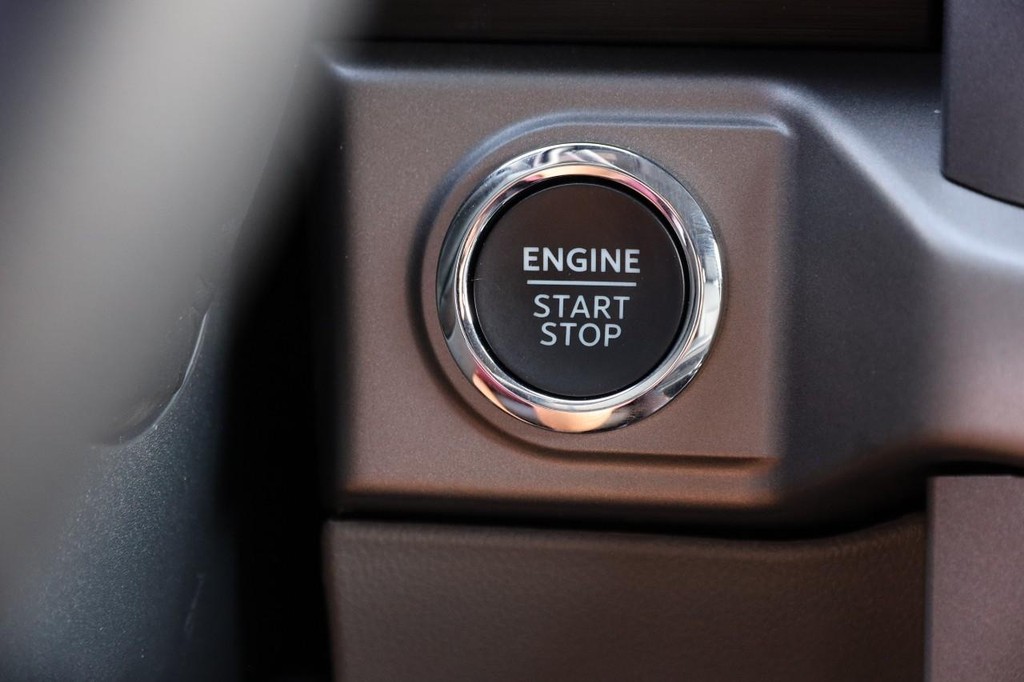 Ford F-150 Vehicle Full-screen Gallery Image 14