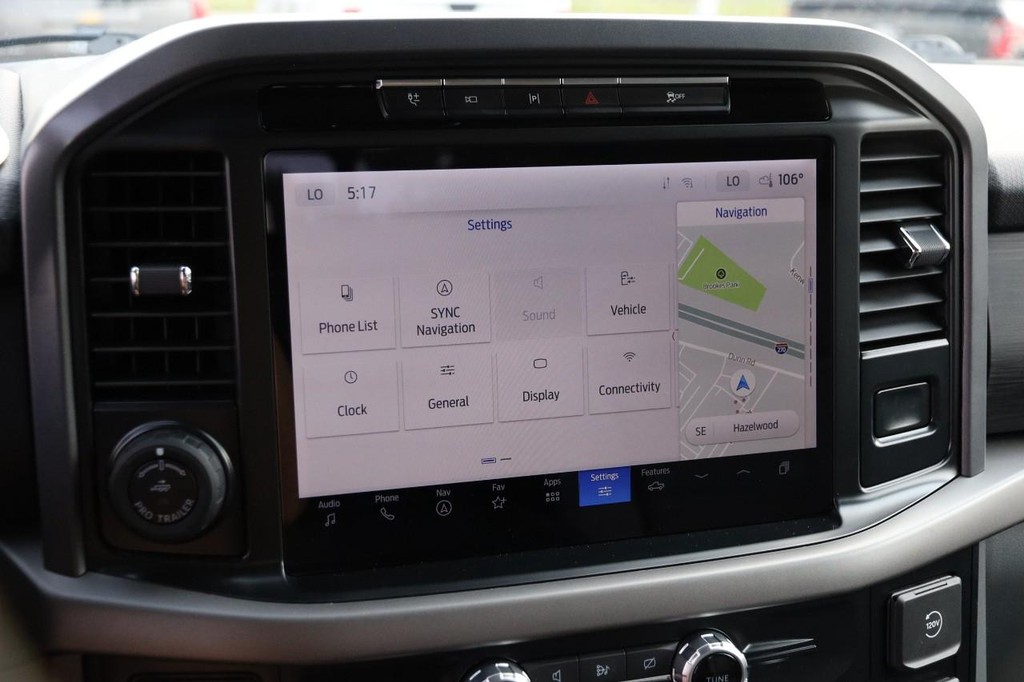 Ford F-150 Vehicle Full-screen Gallery Image 17