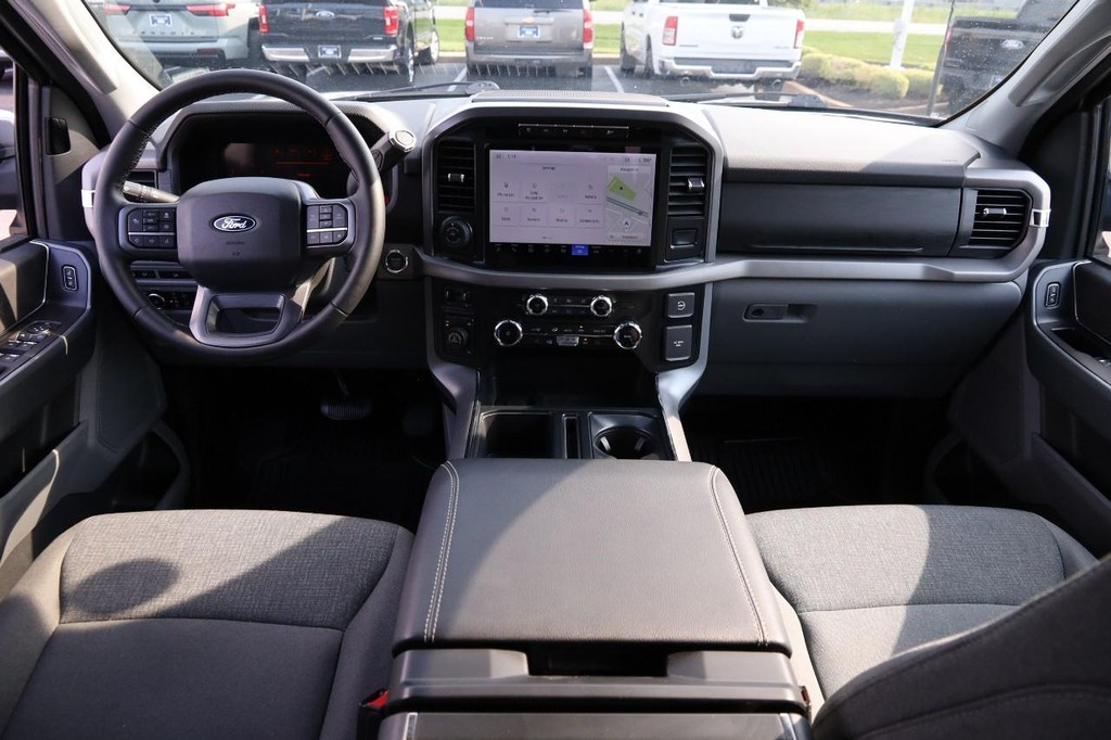 Ford F-150 Vehicle Full-screen Gallery Image 23