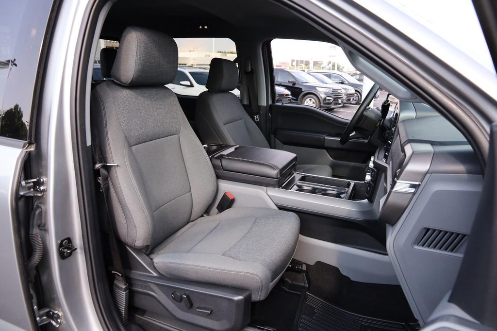 Ford F-150 Vehicle Full-screen Gallery Image 28