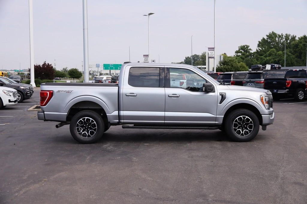 Ford F-150 Vehicle Full-screen Gallery Image 5
