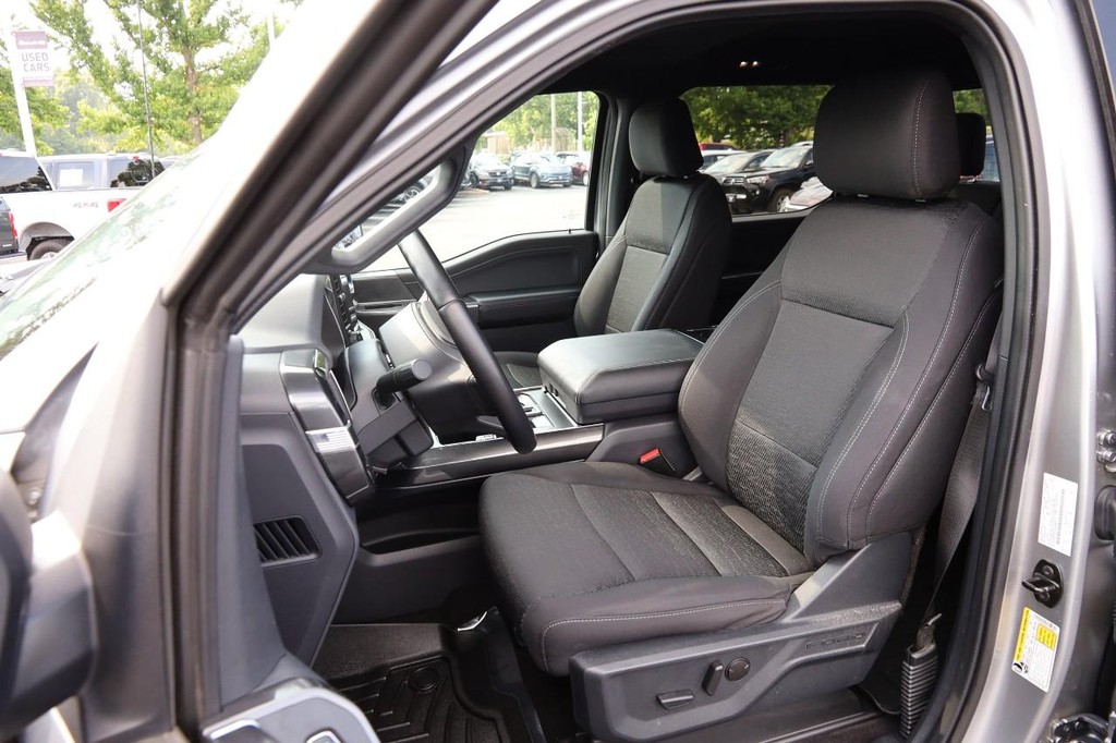 Ford F-150 Vehicle Full-screen Gallery Image 8