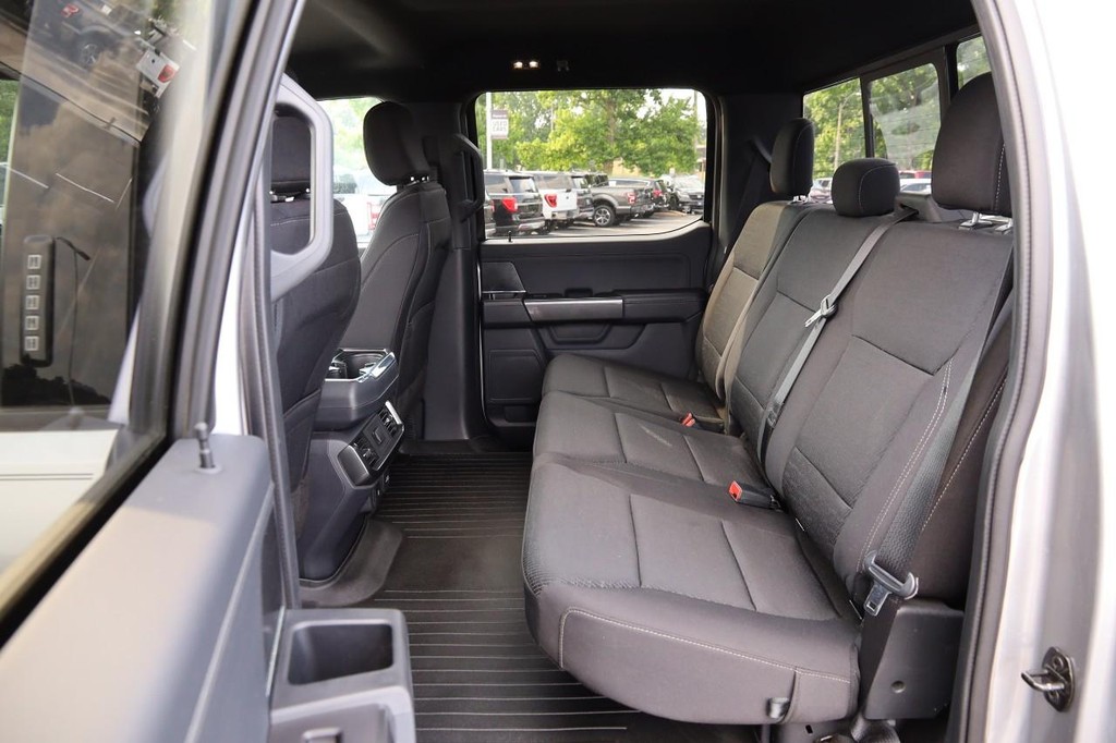 Ford F-150 Vehicle Full-screen Gallery Image 9
