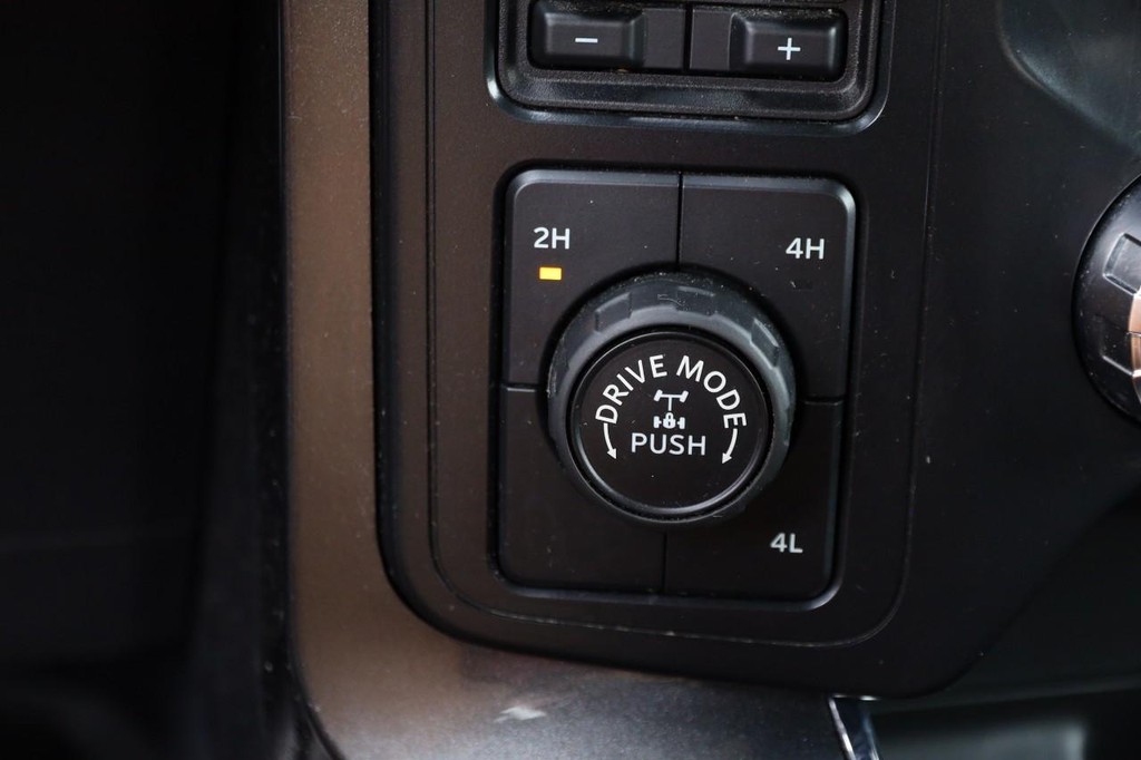Ford F-150 Vehicle Full-screen Gallery Image 15