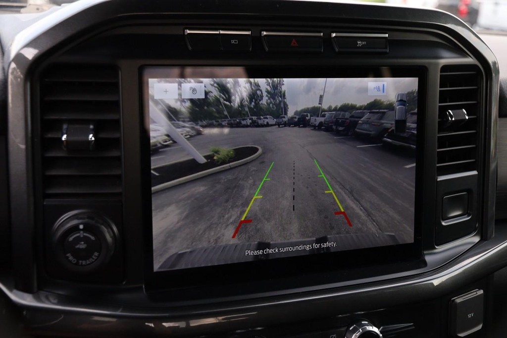 Ford F-150 Vehicle Full-screen Gallery Image 18