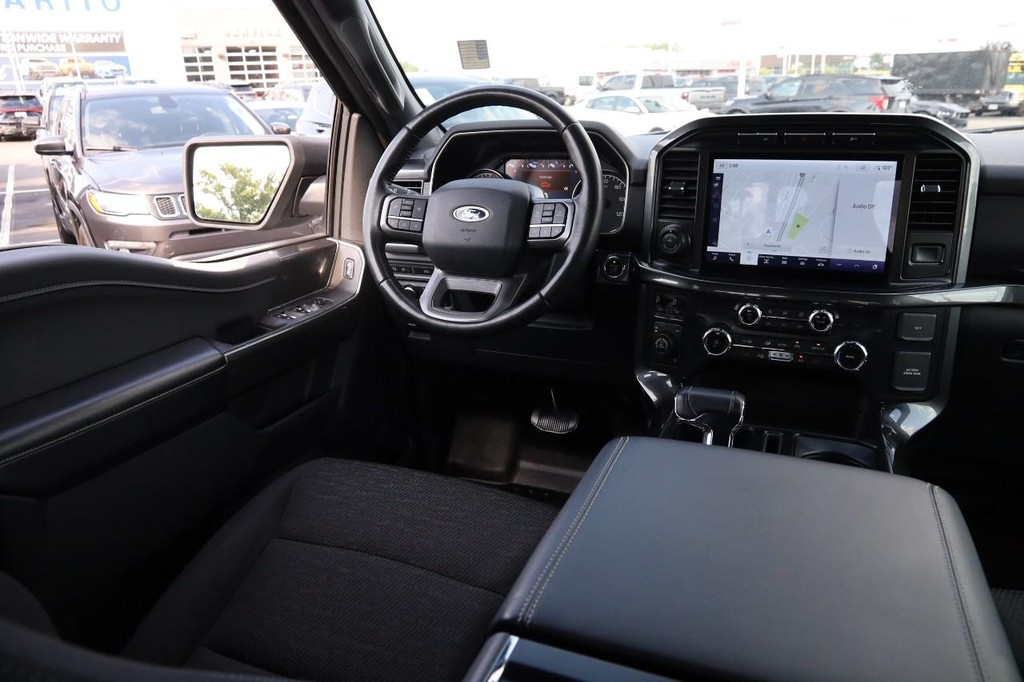 Ford F-150 Vehicle Full-screen Gallery Image 22