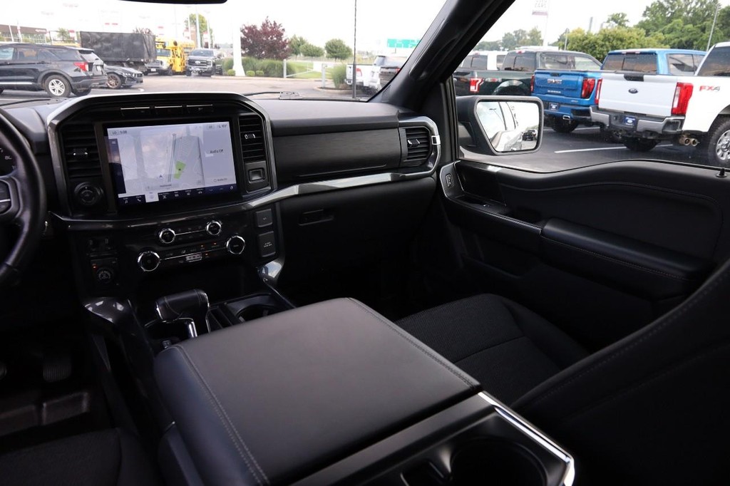 Ford F-150 Vehicle Full-screen Gallery Image 25