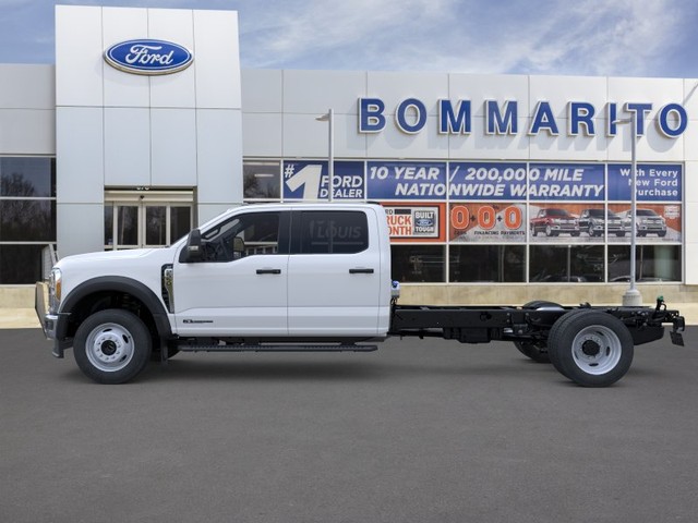 Ford Super Duty F-550 DRW Vehicle Image 03