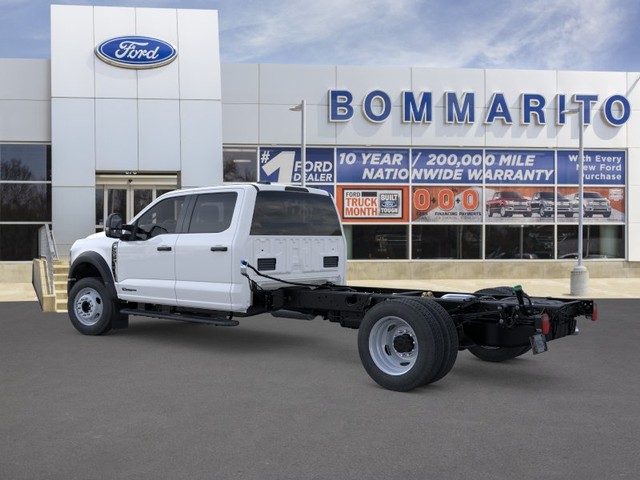 Ford Super Duty F-550 DRW Vehicle Image 04