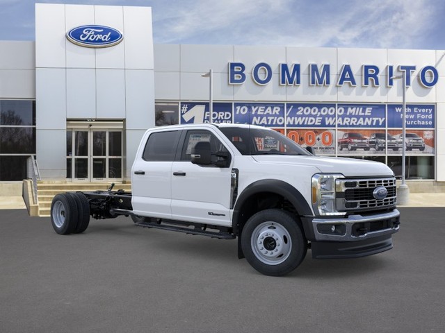 Ford Super Duty F-550 DRW Vehicle Image 07