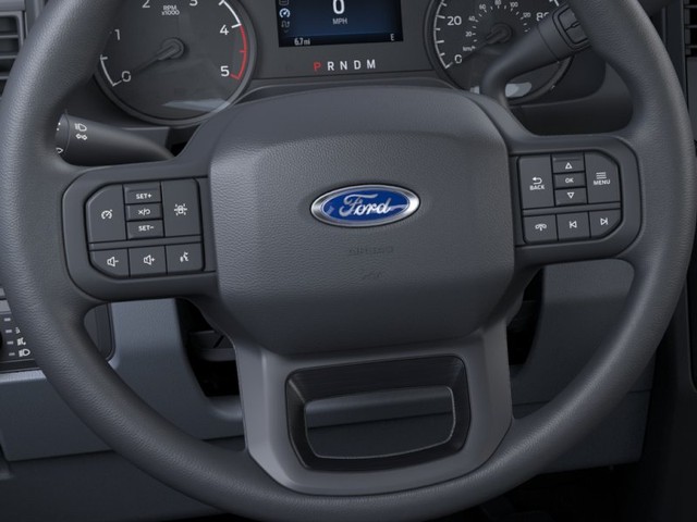 Ford Super Duty F-550 DRW Vehicle Image 12