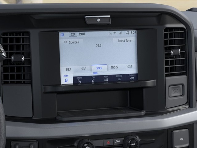 Ford Super Duty F-550 DRW Vehicle Image 14