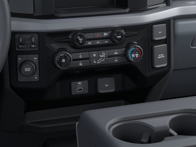 Ford Super Duty F-550 DRW Vehicle Image 15