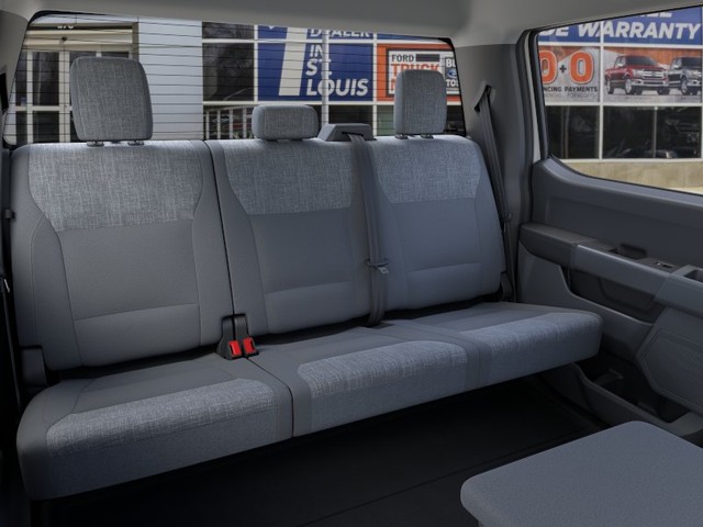 Ford Super Duty F-550 DRW Vehicle Image 11