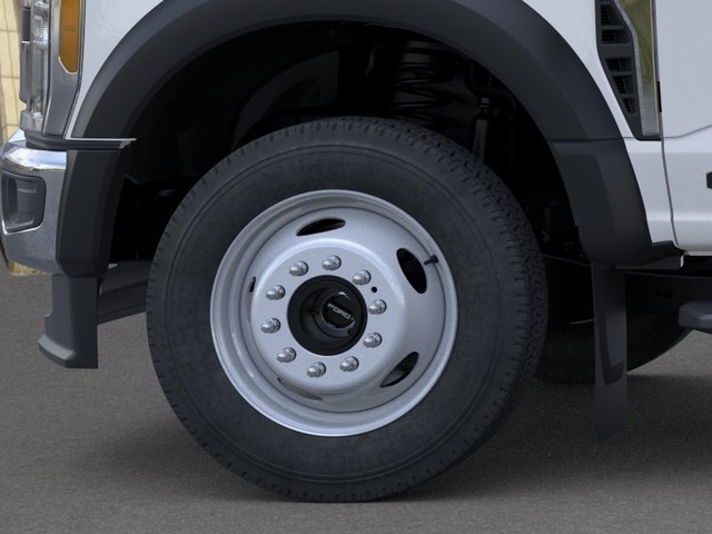 Ford Super Duty F-550 DRW Vehicle Image 19